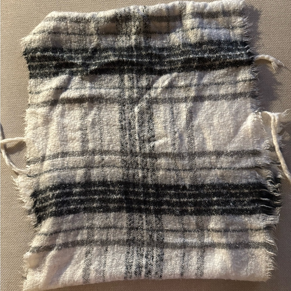 Aerie Black and White Textured Scarf